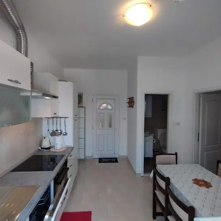 Majas Apartment *